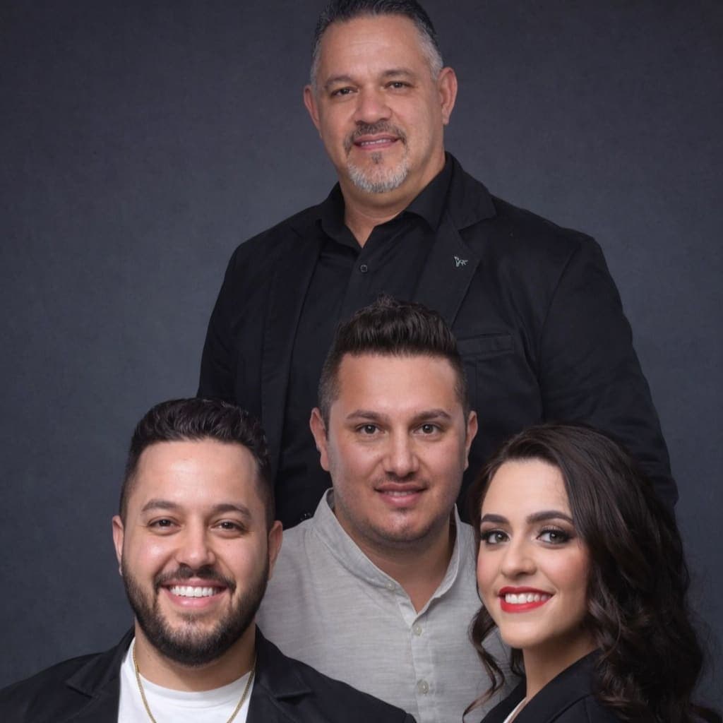 Retrato da família fundadora da Rotorlimp.